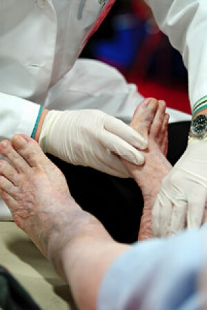 Wearing Proper Footwear Key to Elderly Foot Care